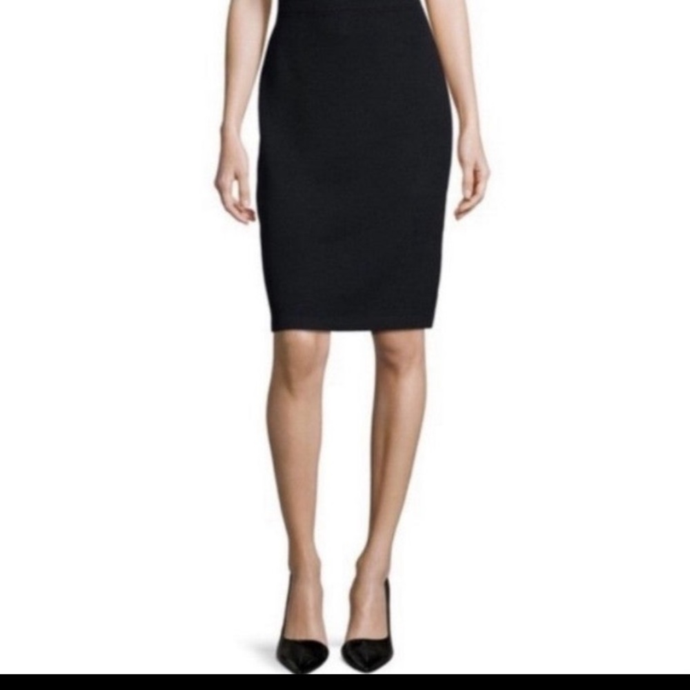 St. John Basics Knitted Black Skirt  Size 2 black  Fitted Skirt  Minimal  Staple